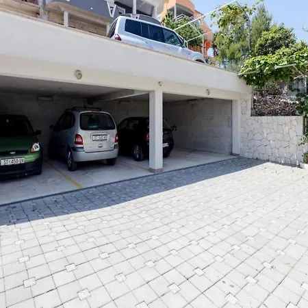 Apartments Seka - With Parking Apartmán Trogir