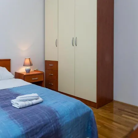 Apartments Seka - With Parking * Trogir