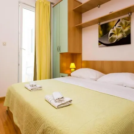 Apartments Seka - With Parking * Trogir