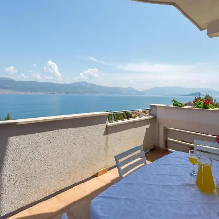 Apartments Seka - With Parking * Trogir