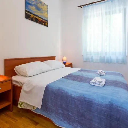 Apartmán Apartments Seka - With Parking