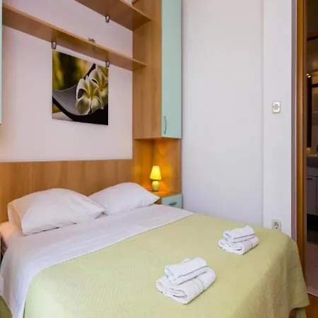 Apartments Seka - With Parking Apartmán Trogir