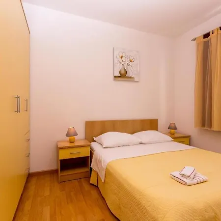 Apartments Seka - With Parking * Trogir