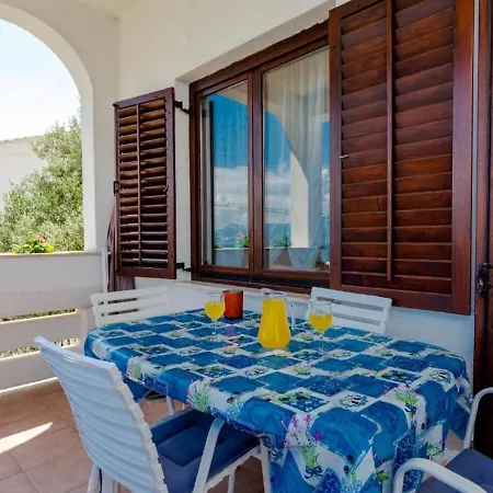 Apartments Seka - With Parking * Trogir