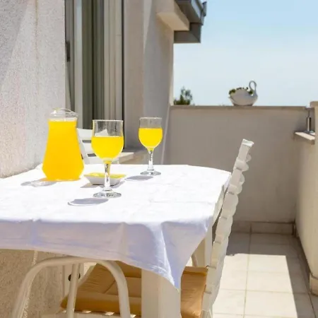 Apartment Apartments Seka - With Parking Trogir